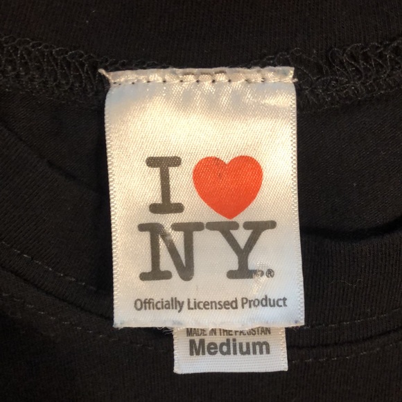 I Love NY T-shirt. Size medium, Black tee. - Picture 3 of 4